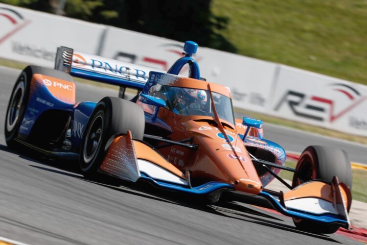 Scott Dixon holds off Will Power for 3rd straight win