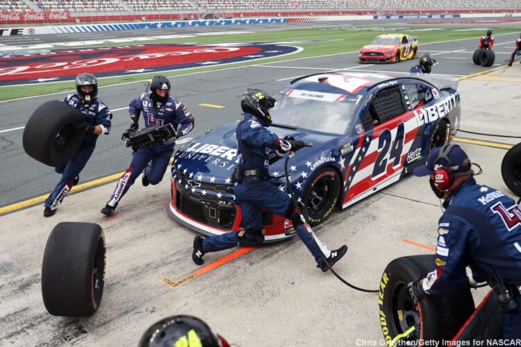 NASCAR fines seven crew chiefs for lug nut violations at Las Vegas