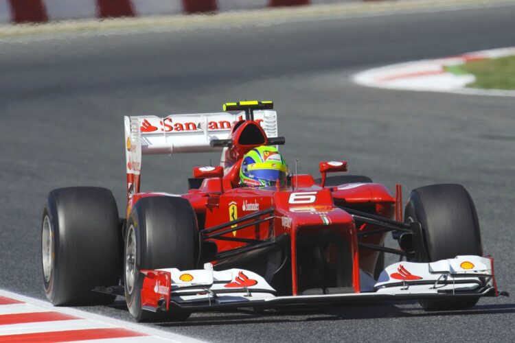 Vettel drives a Ferrari for the first time (Update)