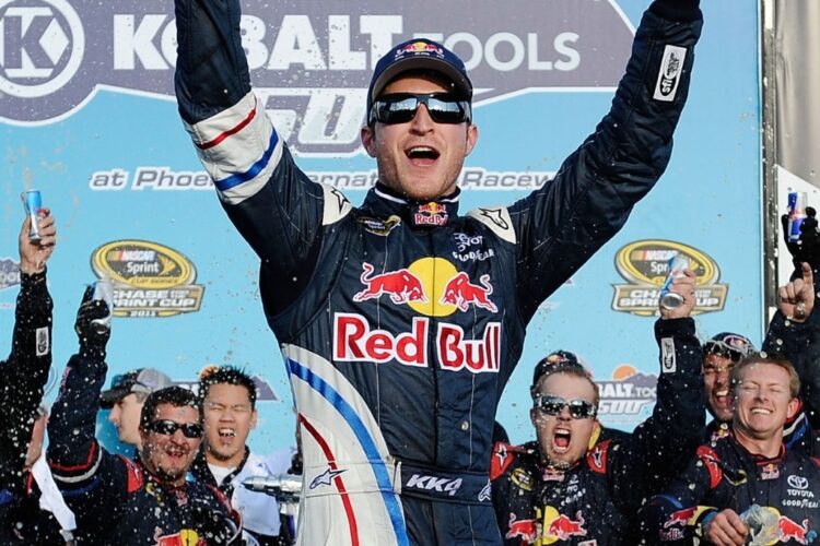 Kahne wins Phoenix over Edwards and Stewart