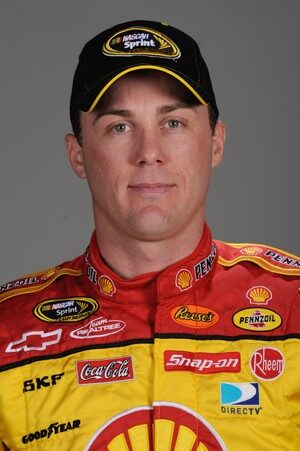 Kevin Harvick signs long-term with RCR