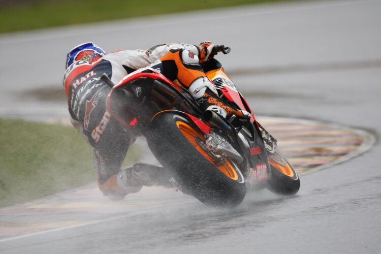 Stoner shines in wet and crazy qualifying session