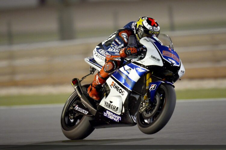 Lorenzo wins in Qatar