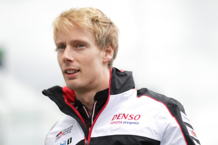 Brendon Hartley signs with Dragon in Formula E