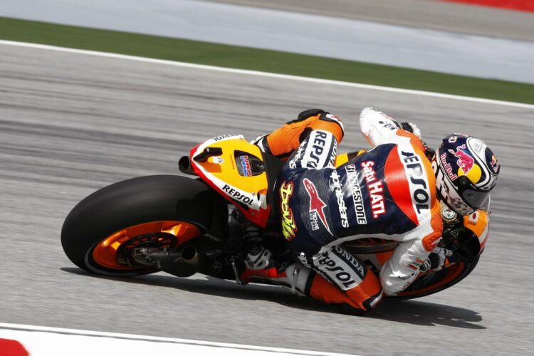 Repsol Honda Team dominates first day in Sepang