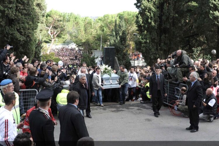 Emotional funeral service bids farewell to Marco Simoncelli