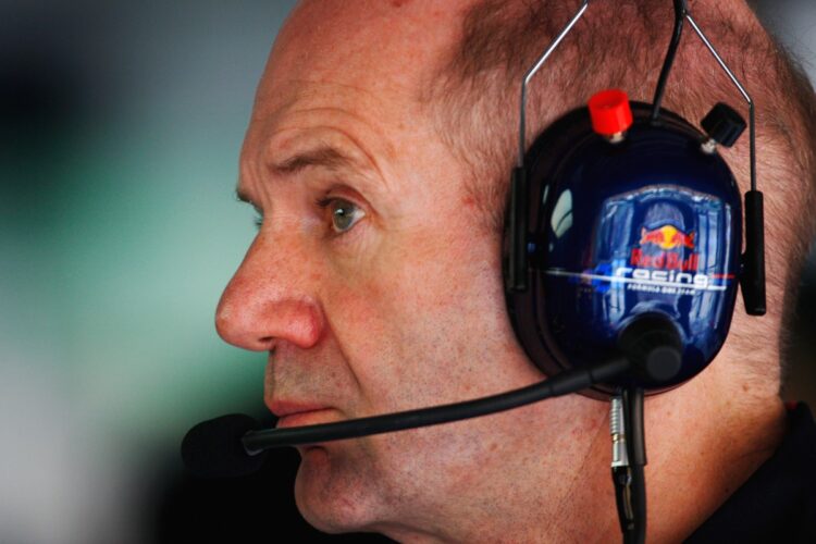 Newey to stay in F1 as long as he enjoys it