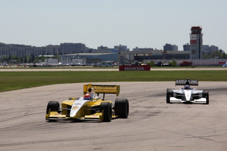 Hinchcliffe finally beats JK Vernay