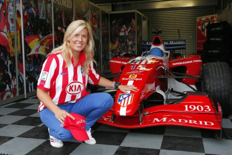 Female driver de Villota close to 2012 F1 deal