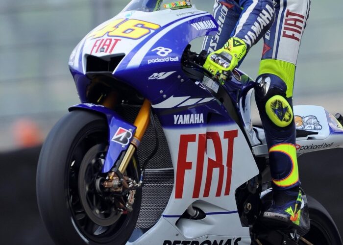 Rossi lashes out at F1