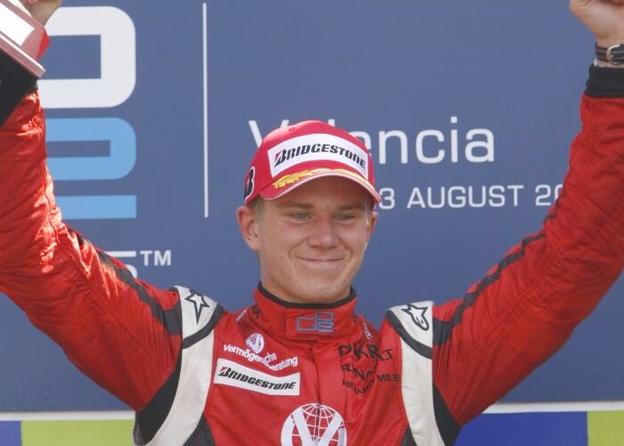 Valencia Race 2: HÃ¼lkenberg strolls to victory