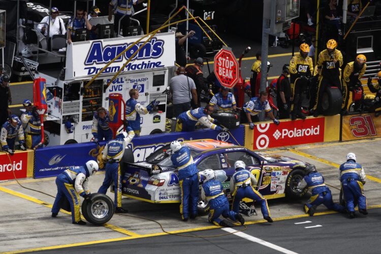 Reutimannâ€™s Team Claims Tissot Pit Crew Award at LMS