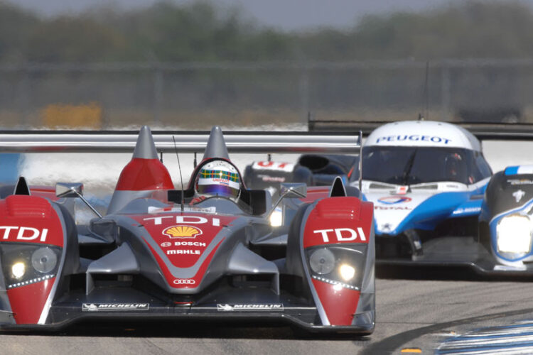 Sebring Hour 3: Audi runs 1-2