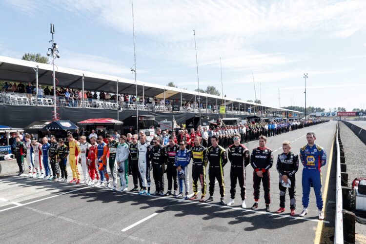 IndyCar drivers hold Moment of Silence for Hubert