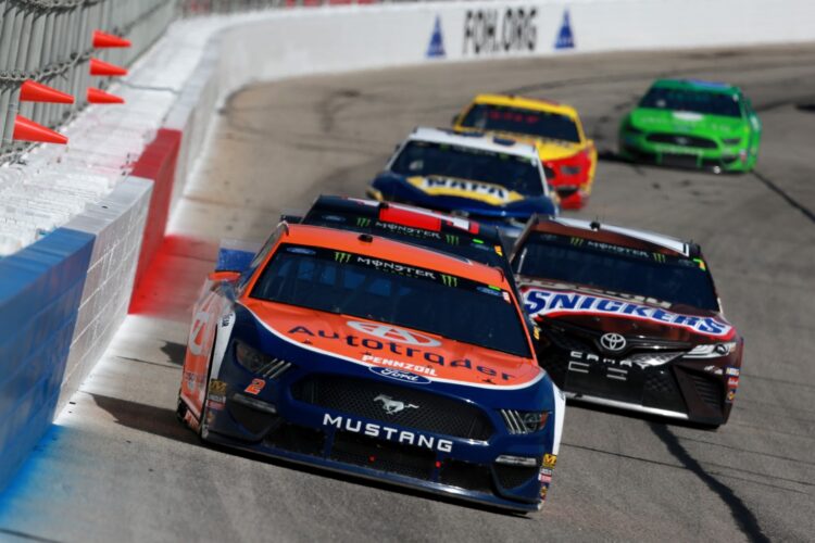 Final Laps: Keselowski holds off late charge from Truex for Atlanta win