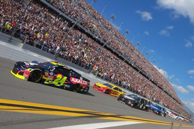 NASCAR throws in towel, returns to single-car qualifying at all oval tracks