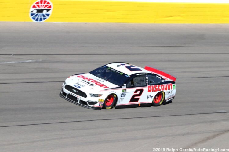 Discount Tires renews with Team Penske