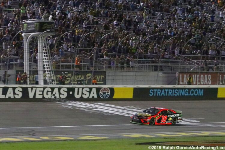 NASCAR Crowd Rebounds For Cup Race In Las Vegas