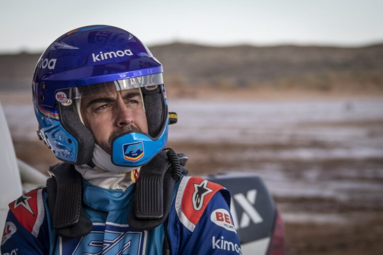 Alonso confirms he will race in Dakar Rally