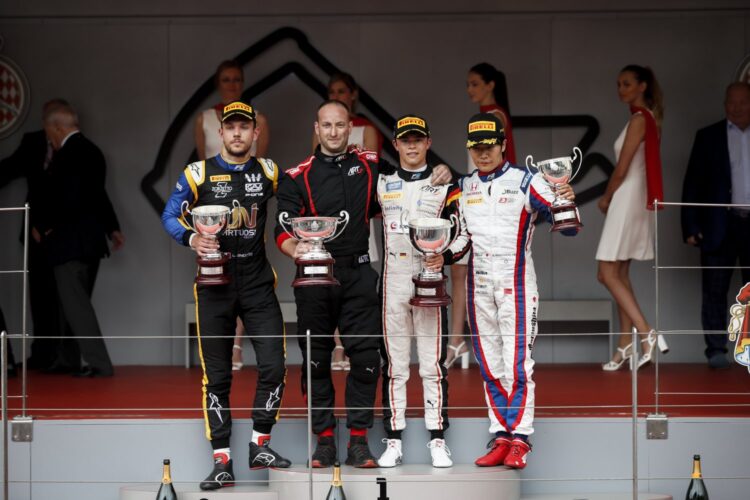 De Vries seals back-to-back wins in Monaco