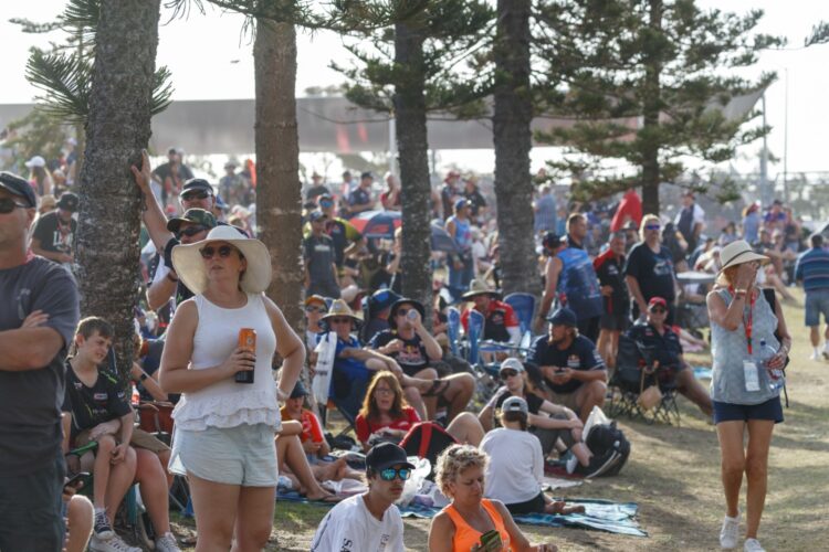 Record crowd attends this year’s Surfers Paradise Race