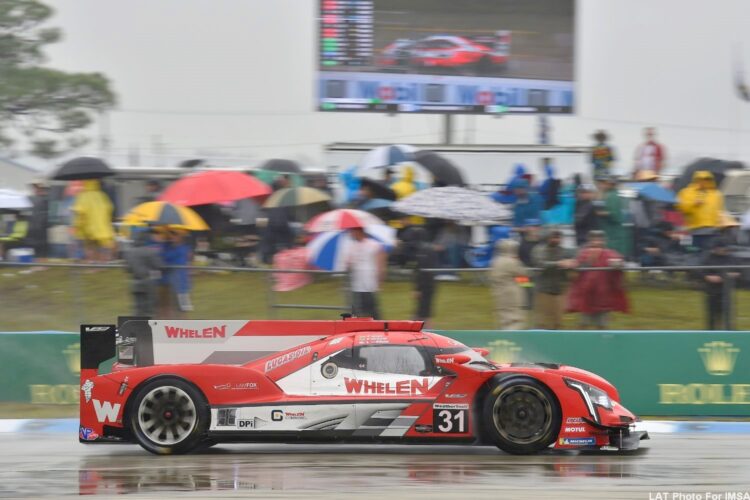 12 Hours of Sebring Hour 4: Cadillac leads, Fords lead GTLM