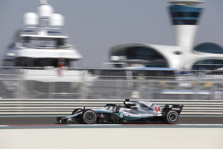 Hamilton over Raikkonen in final Abu Dhabi practice