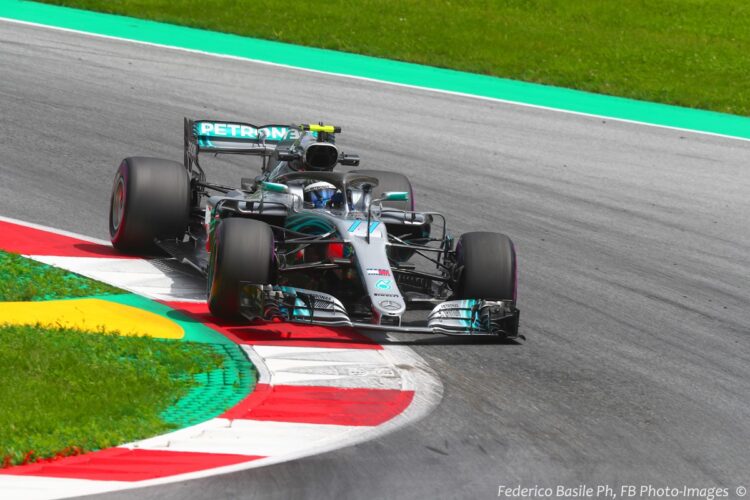 Bottas nips Hamilton for pole in Austria