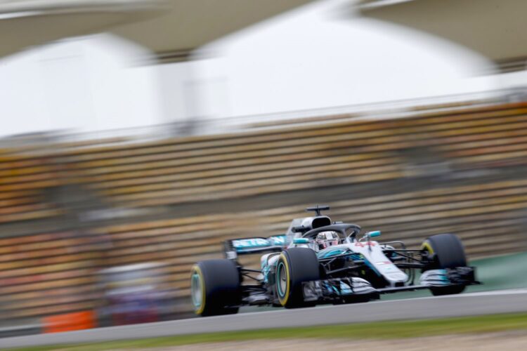 Hamilton nips Raikkonen in 2nd Chinese GP Practice