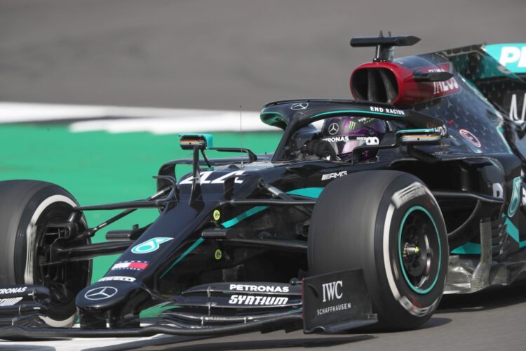 Hamilton wins British GP as tire blows on last lap