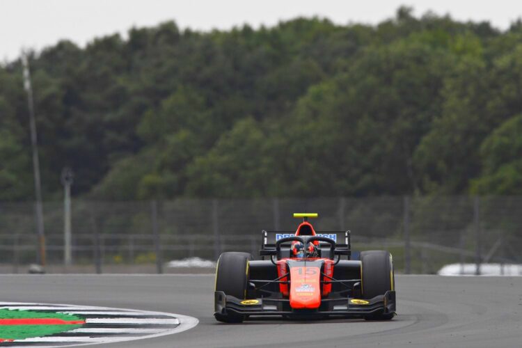 Drugovich takes maiden F2 pole ahead of Ilott at Silverstone