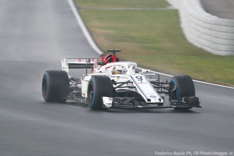 Vandoorne fastest on drying Barcelona track