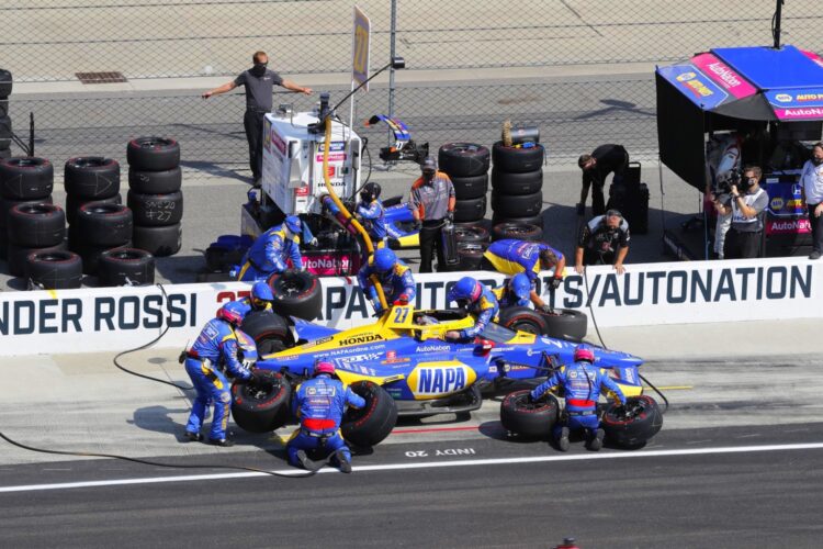 Once again Rossi’s and Hunter-Reay’s pit crews screwed up their Indy 500 chances  (Update)