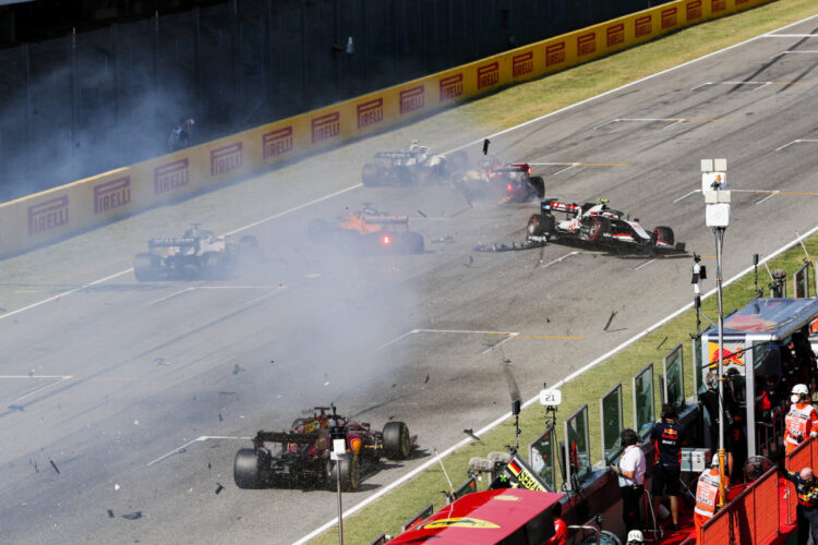 Tuscan GP red flagged after three car pile up