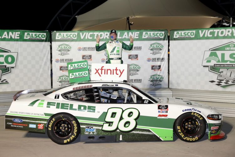 Briscoe dominates Vegas Xfinity race