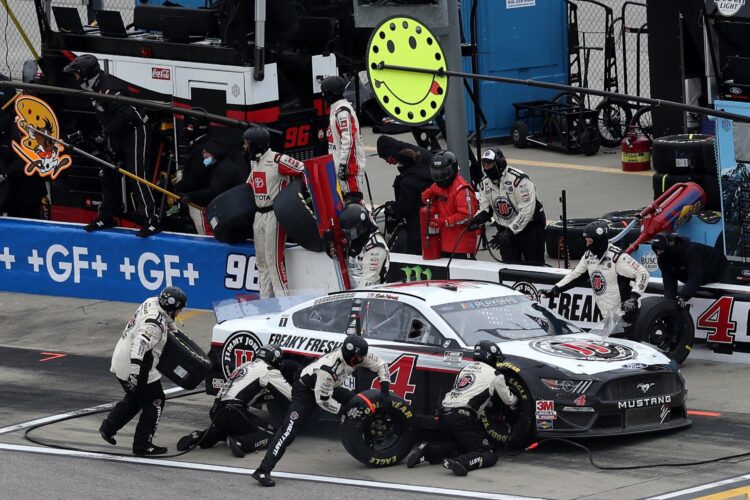 3 NASCAR Crew Chiefs get lug nut fines