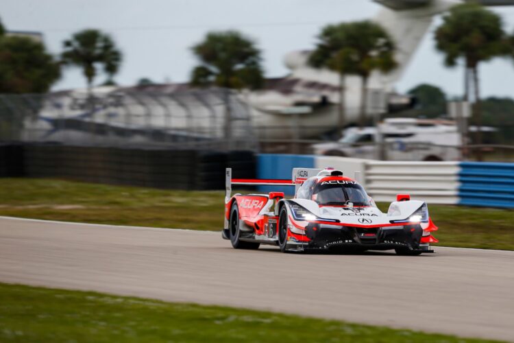 Sebring Hour 1: #6 Penske Acura leads, #7 Acura blows turbo