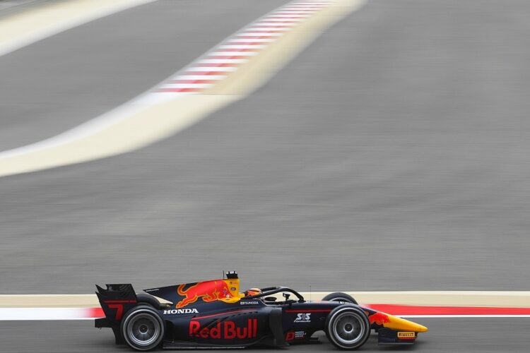 Yuki Tsunoda tops opening F2 practice on Bahrain Roval