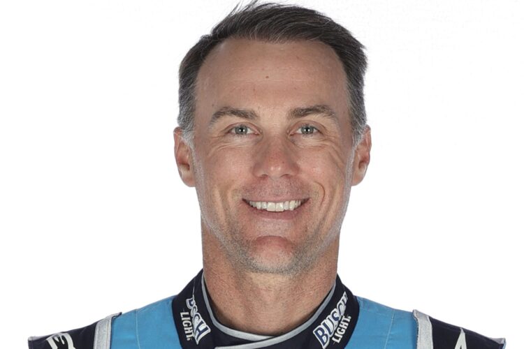 Harvick wins Busch Pole Award for Las Vegas