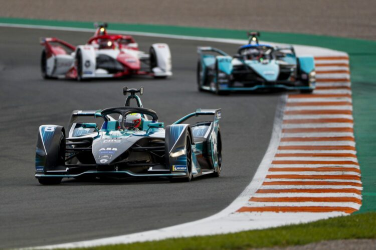 Wolff plays down Formula 1-Formula E merger