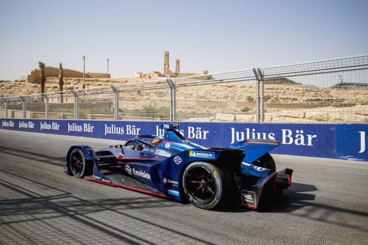 Formula E: Robin Frijns wins pole for Race 2