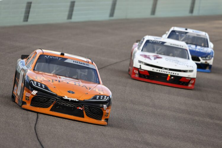 Video: Daniel Hemric takes out tire carrier on pit road at Homestead