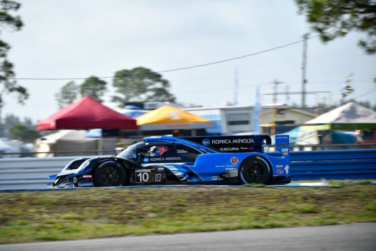 Sebring Hour 2: Wayne Taylor Racing #10 Acura out front