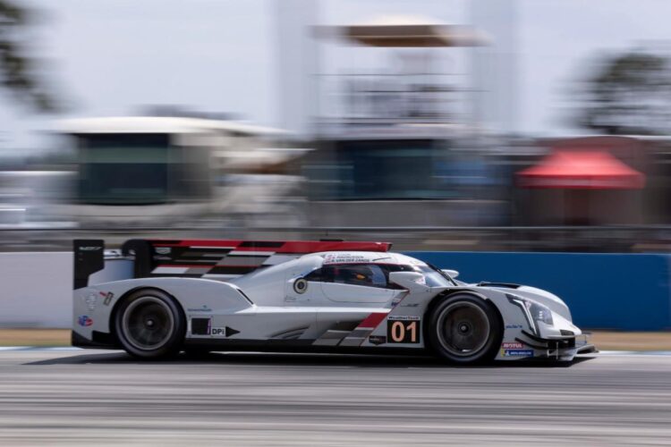 Sebring Hour 1: #01 Cadillac of van der Zande leads