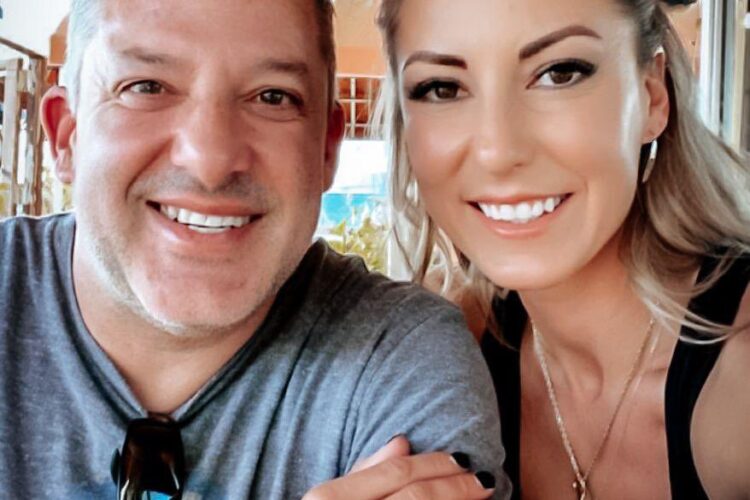 Tony Stewart gets engaged to Leah Pruett