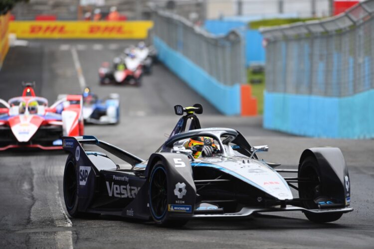 Formula E: Vandoorne holds off Sims to win Sunday Rome race