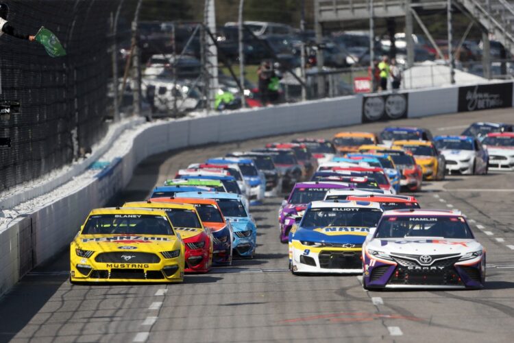 NASCAR: Martinsville Speedway Preview