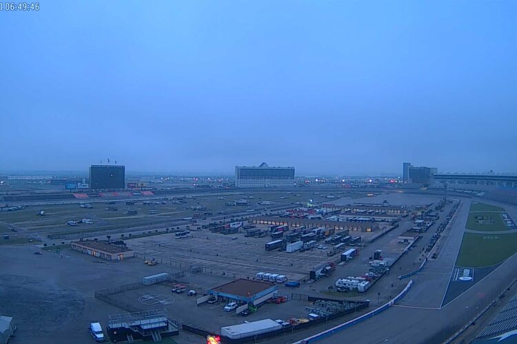 Texas IndyCar practice delayed due to wet track