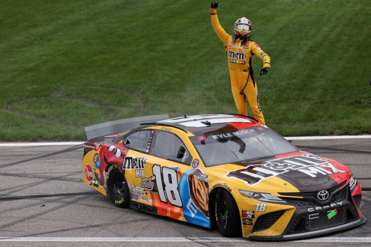 Kyle Busch wins Kansas Cup race