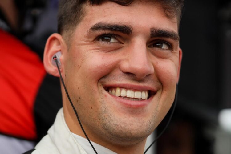 IndyCar: Veekay cleared to drive